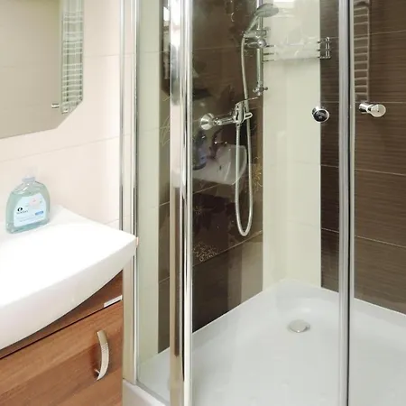 Beautiful For 4 People In Apartment *